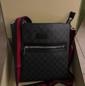 Gucci messenger bag